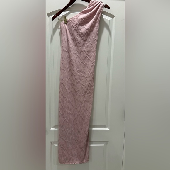 Selfie Leslie One Shoulder Blush Dress - Picture 6 of 7